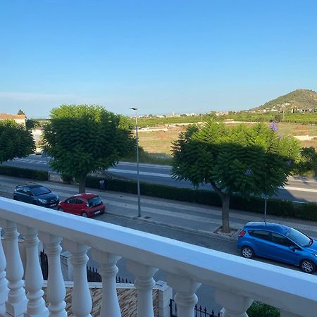 Comfortable Guest Room With Balcony Beniarjo 외부 사진