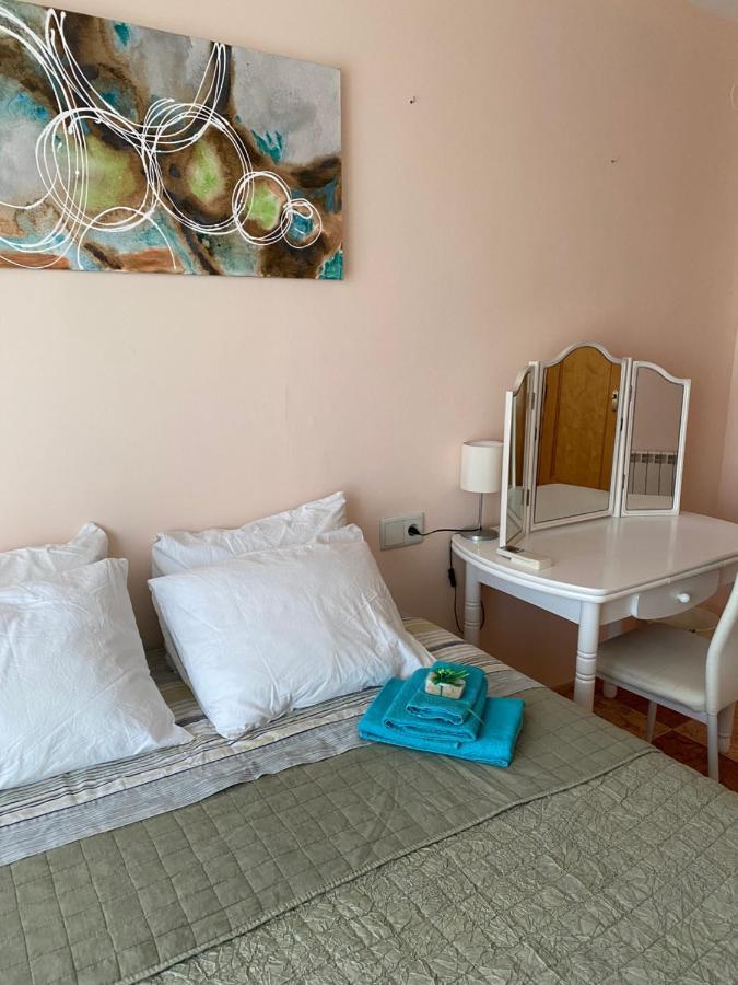Comfortable Guest Room With Balcony Beniarjo 외부 사진