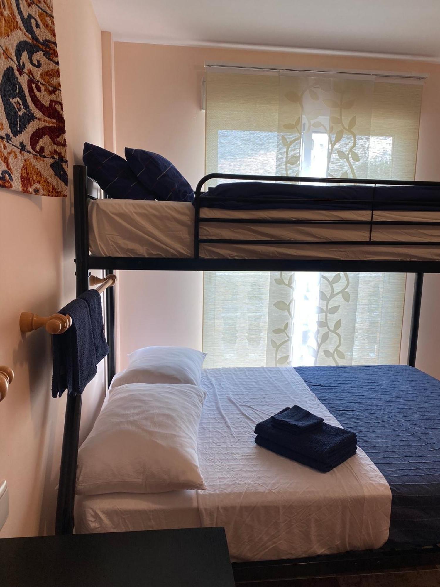 Comfortable Guest Room With Balcony Beniarjo 외부 사진
